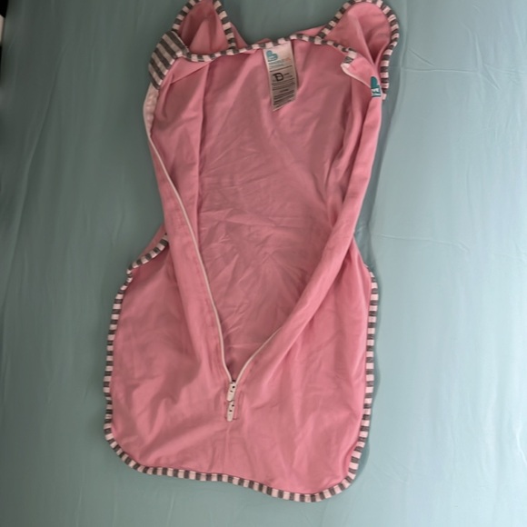 Lot of love to dream swaddles for the babies that love to sleep arms up! <3 - Picture 2 of 8